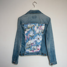 Load image into Gallery viewer, Levi&#39;s denim jacket, Blue Magnolia Elephants design